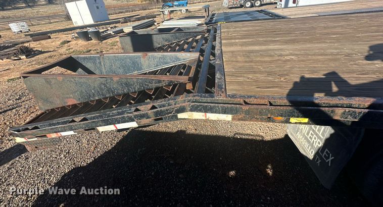 image for item DP5990 2001 PJ Trailers  equipment trailer