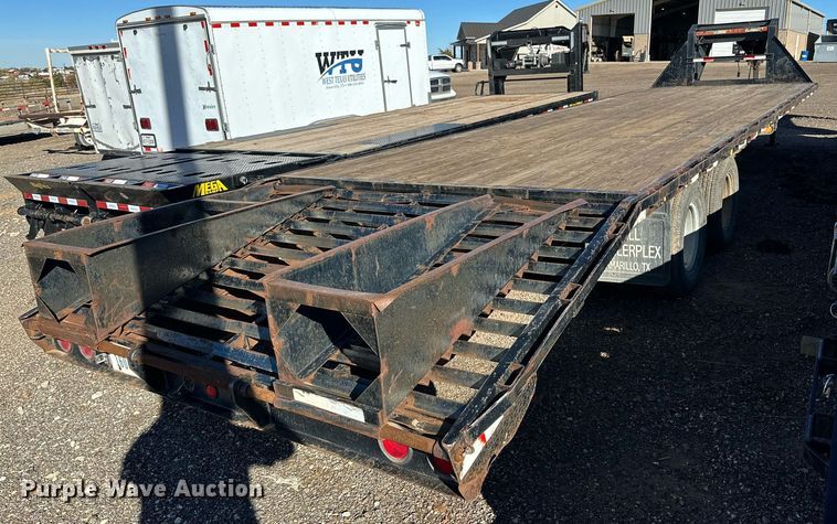 image for item DP5990 2001 PJ Trailers  equipment trailer