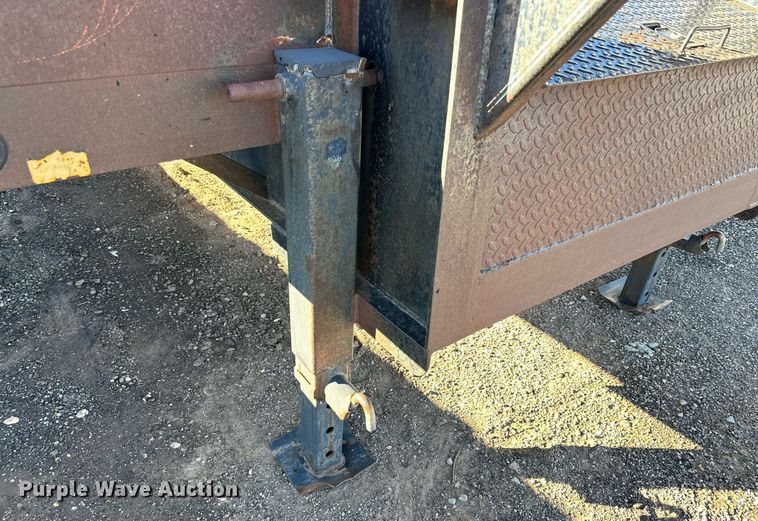 image for item DP5990 2001 PJ Trailers  equipment trailer