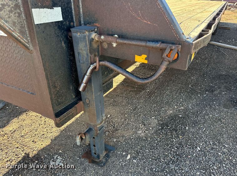 image for item DP5990 2001 PJ Trailers  equipment trailer
