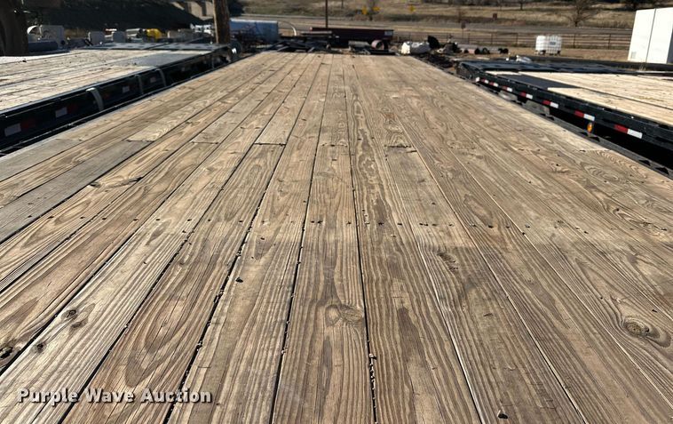 image for item DP5990 2001 PJ Trailers  equipment trailer