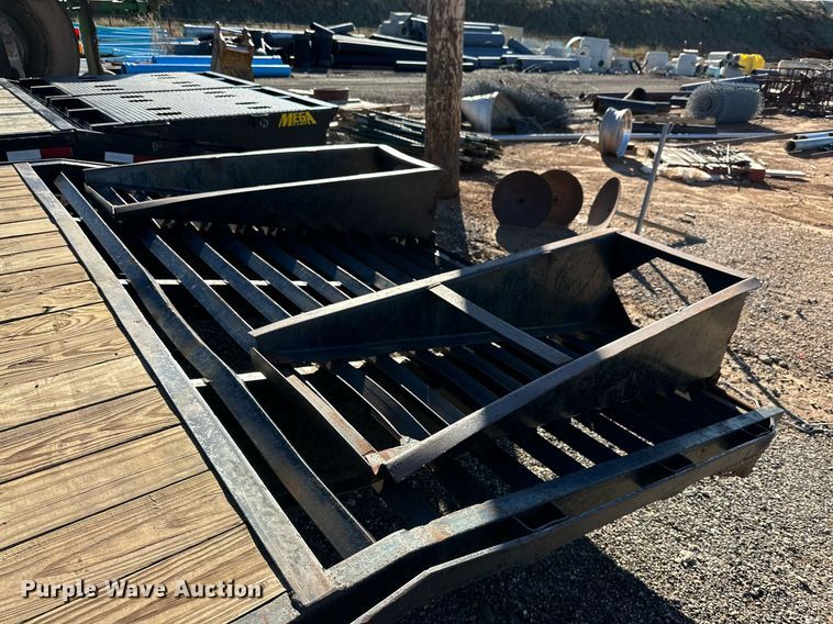 image for item DP5990 2001 PJ Trailers  equipment trailer