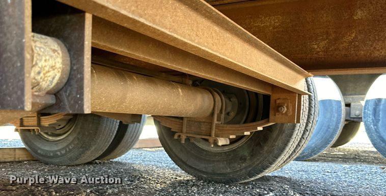 image for item DP5990 2001 PJ Trailers  equipment trailer