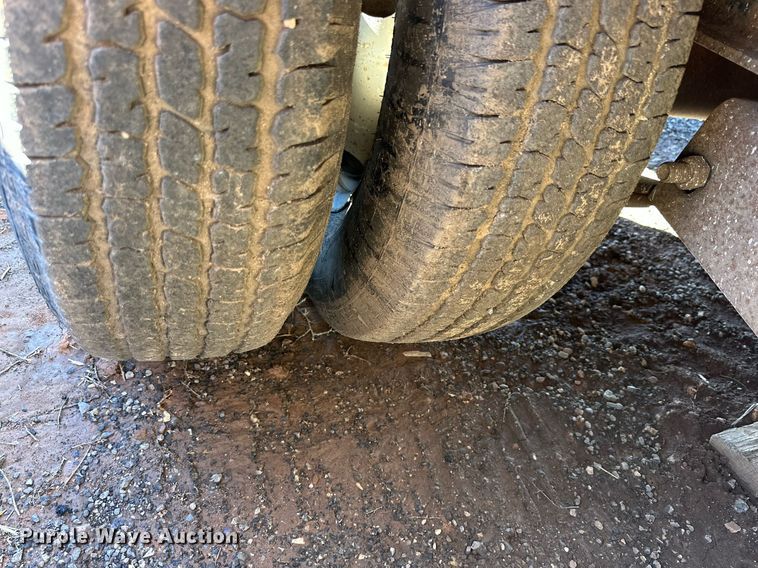 image for item DP5990 2001 PJ Trailers  equipment trailer