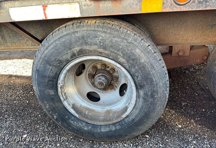 image for item DP5990 2001 PJ Trailers  equipment trailer