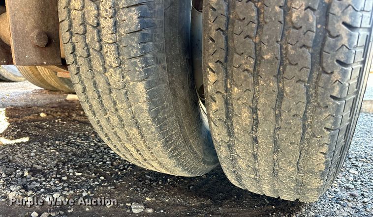 image for item DP5990 2001 PJ Trailers  equipment trailer