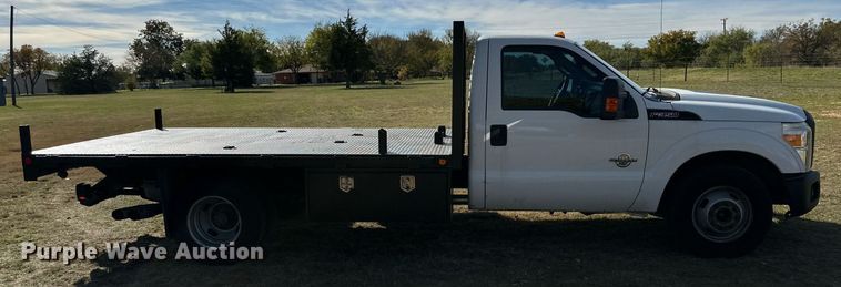 image for item DP6005 2016 Ford F350 Super Duty flatbed pickup truck