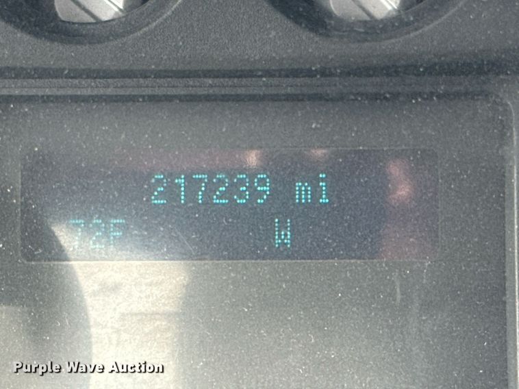 image for item DP6005 2016 Ford F350 Super Duty flatbed pickup truck