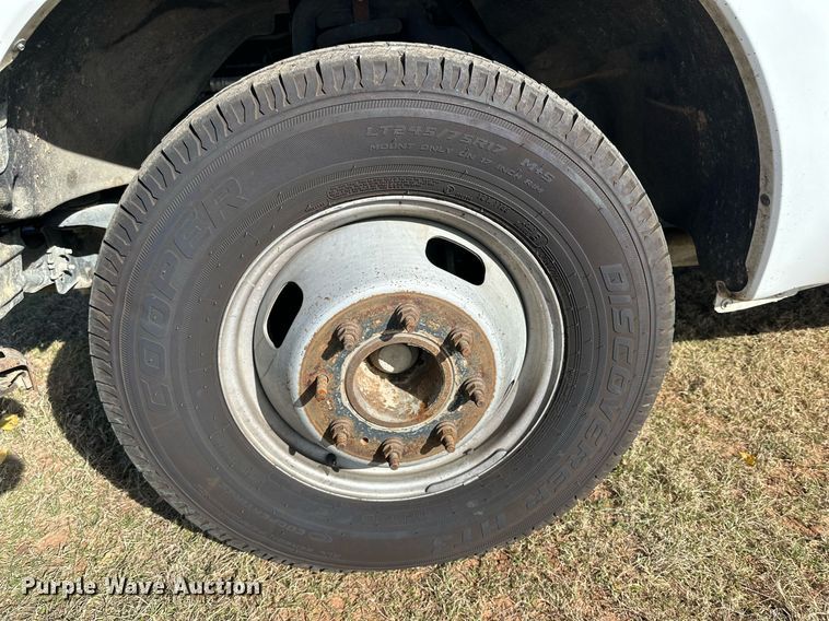 image for item DP6005 2016 Ford F350 Super Duty flatbed pickup truck