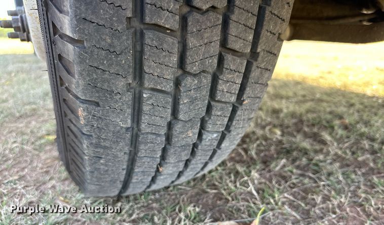 image for item DP6005 2016 Ford F350 Super Duty flatbed pickup truck