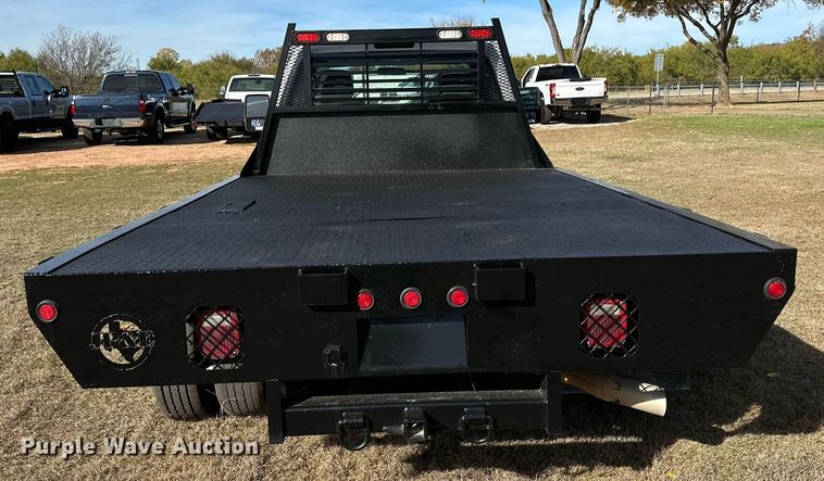 image for item DP6007 2015 Ford F350 Super Duty flatbed pickup truck