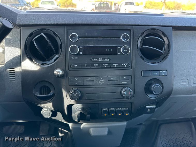 image for item DP6007 2015 Ford F350 Super Duty flatbed pickup truck