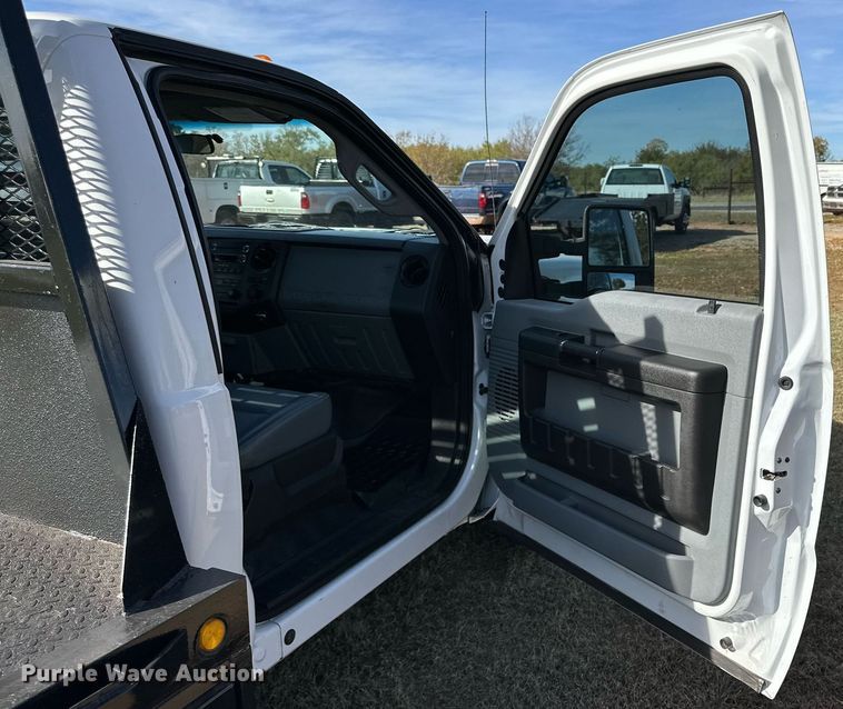image for item DP6007 2015 Ford F350 Super Duty flatbed pickup truck