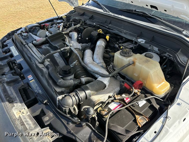 image for item DP6007 2015 Ford F350 Super Duty flatbed pickup truck