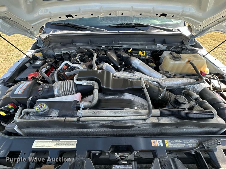 image for item DP6007 2015 Ford F350 Super Duty flatbed pickup truck