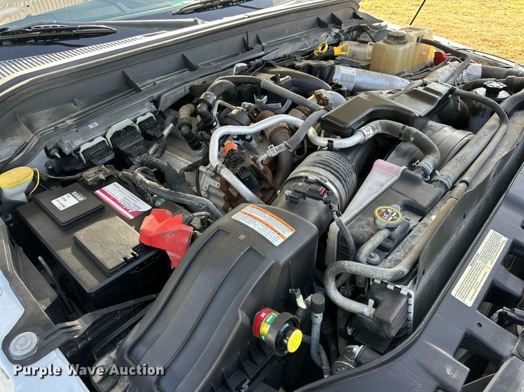 image for item DP6007 2015 Ford F350 Super Duty flatbed pickup truck