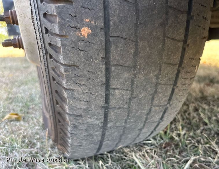 image for item DP6007 2015 Ford F350 Super Duty flatbed pickup truck