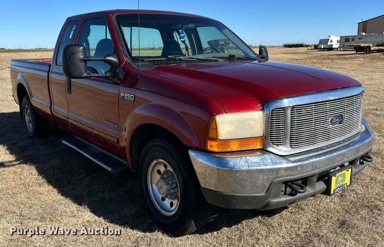 image for item DQ3121 2001 Ford F250 Super Duty SuperCab pickup truck
