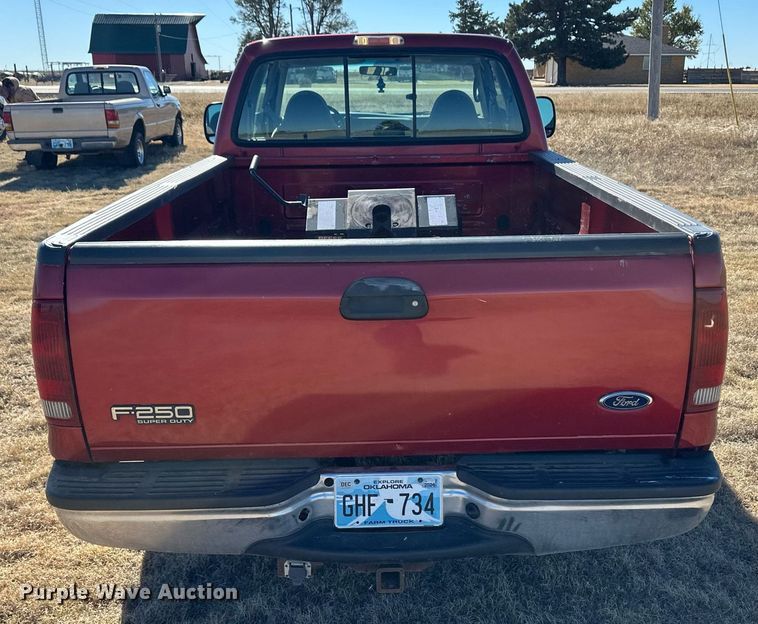 image for item DQ3121 2001 Ford F250 Super Duty SuperCab pickup truck