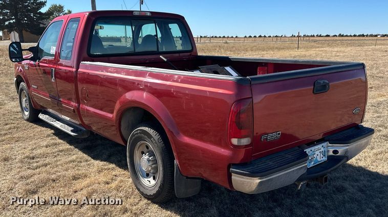image for item DQ3121 2001 Ford F250 Super Duty SuperCab pickup truck