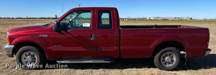 image for item DQ3121 2001 Ford F250 Super Duty SuperCab pickup truck