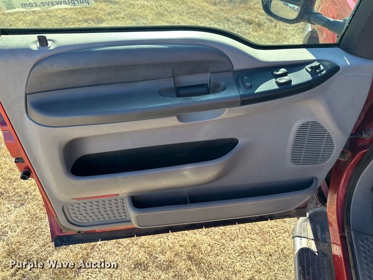 image for item DQ3121 2001 Ford F250 Super Duty SuperCab pickup truck