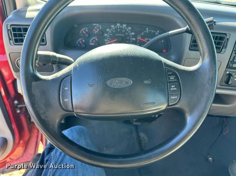 image for item DQ3121 2001 Ford F250 Super Duty SuperCab pickup truck