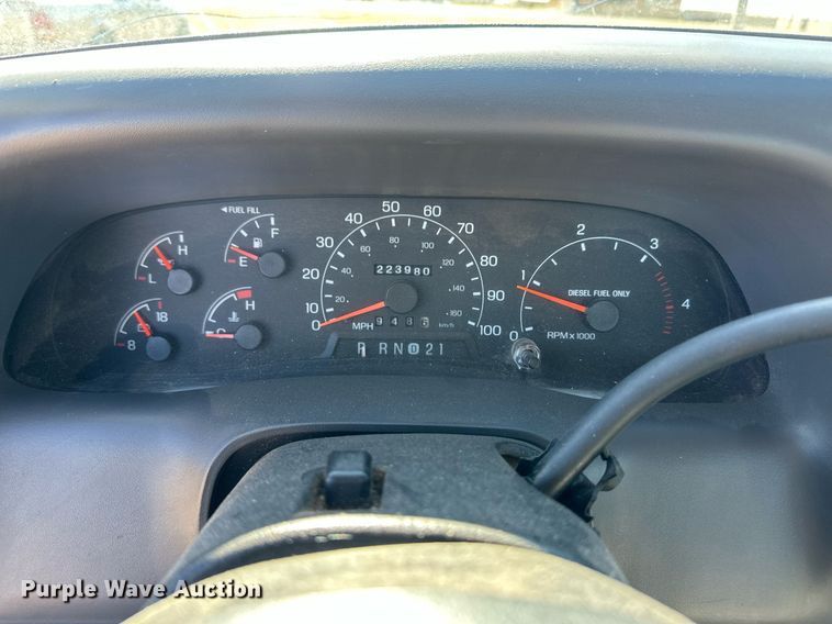 image for item DQ3121 2001 Ford F250 Super Duty SuperCab pickup truck