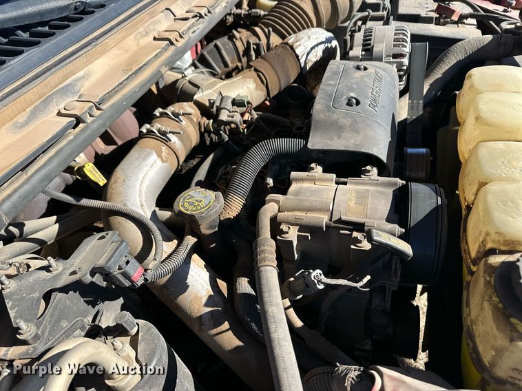 image for item DQ3121 2001 Ford F250 Super Duty SuperCab pickup truck