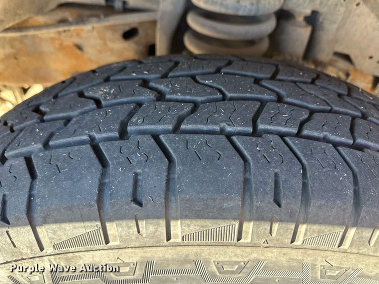 image for item DQ3121 2001 Ford F250 Super Duty SuperCab pickup truck