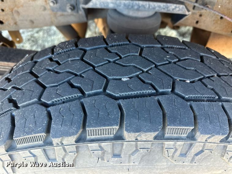 image for item DQ3121 2001 Ford F250 Super Duty SuperCab pickup truck