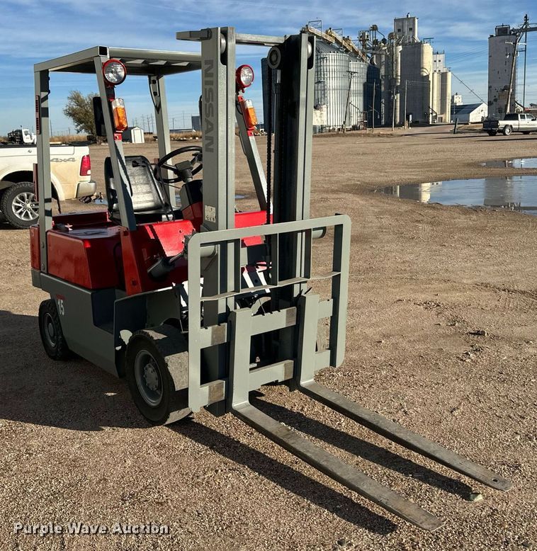 image for item DQ3135 Nissan NJ01 forklift