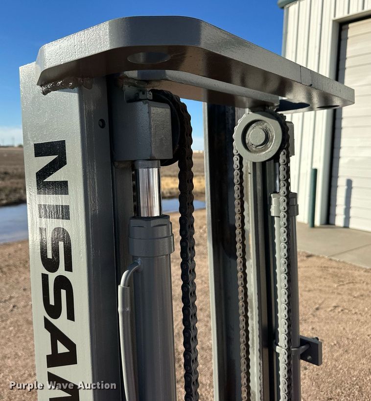 image for item DQ3135 Nissan NJ01 forklift