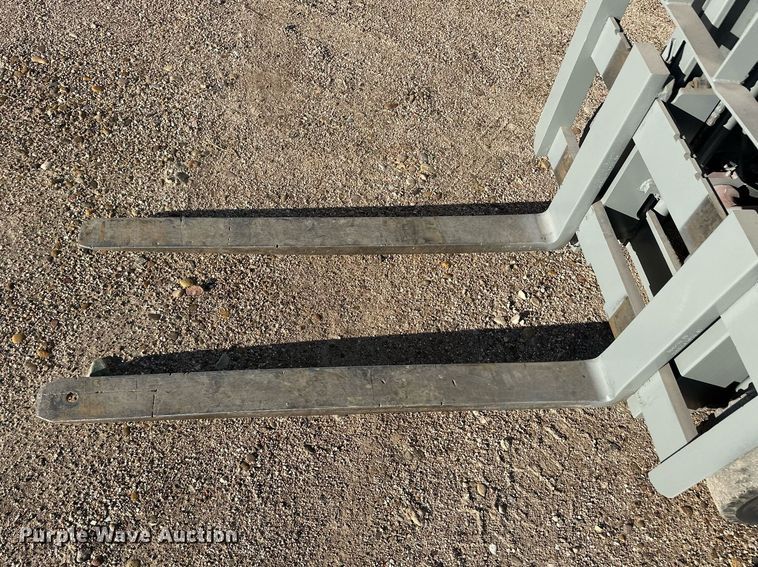 image for item DQ3135 Nissan NJ01 forklift