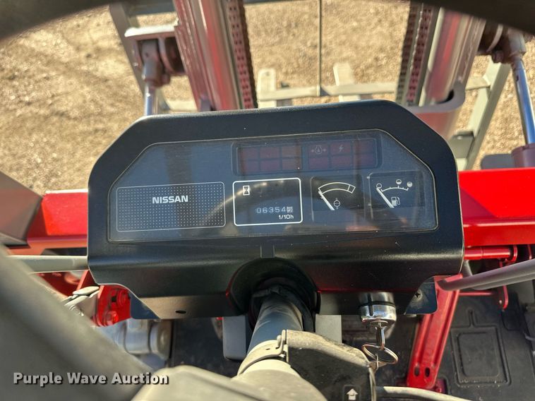 image for item DQ3135 Nissan NJ01 forklift