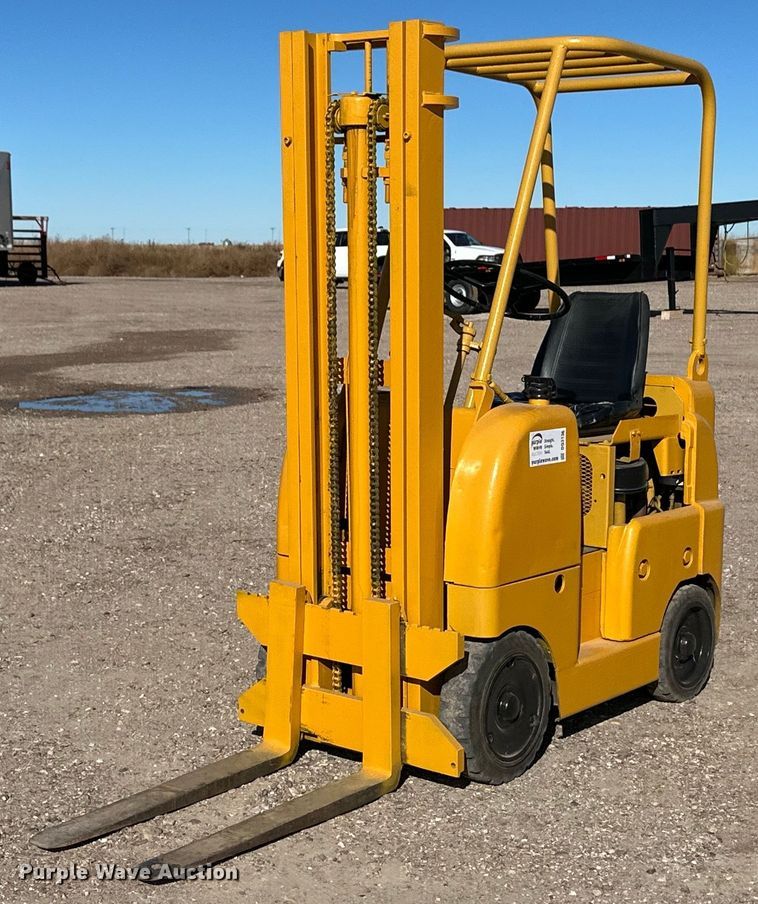 image for item DQ3136 Allis-Chalmers FT20-24 forklift