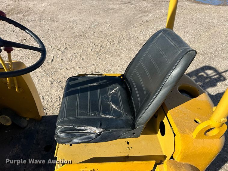 image for item DQ3136 Allis-Chalmers FT20-24 forklift