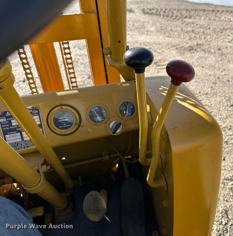 image for item DQ3136 Allis-Chalmers FT20-24 forklift