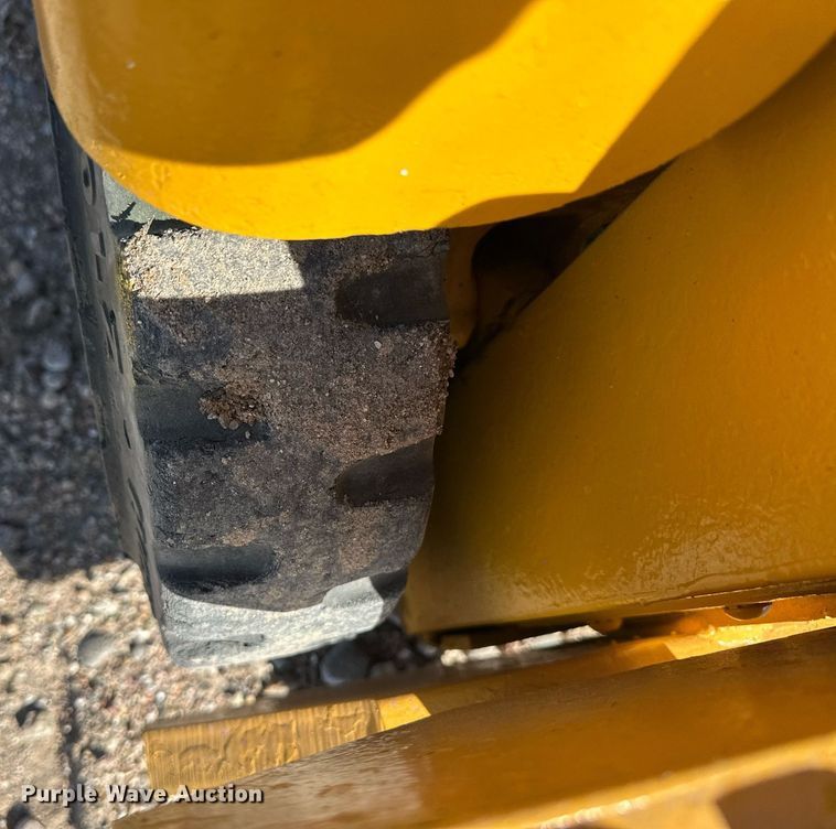 image for item DQ3136 Allis-Chalmers FT20-24 forklift