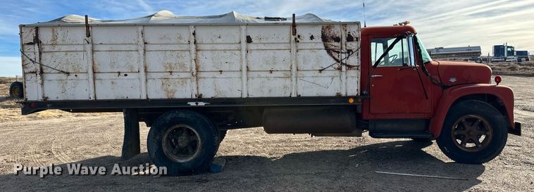 image for item DQ3169 1967 International Loadstar 1600 grain truck
