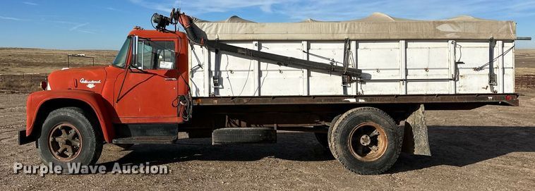 image for item DQ3169 1967 International Loadstar 1600 grain truck