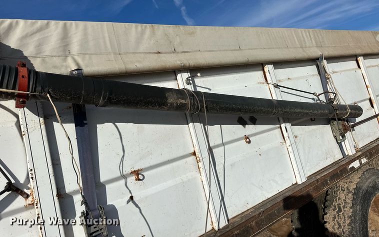 image for item DQ3169 1967 International Loadstar 1600 grain truck