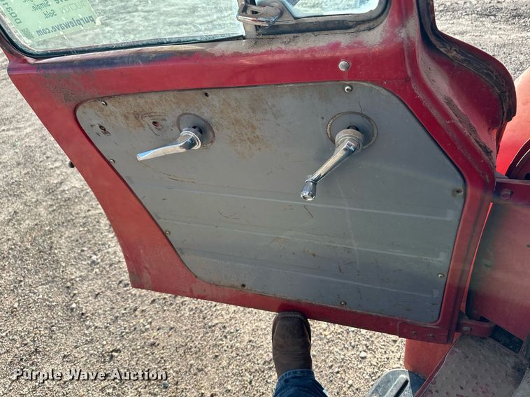 image for item DQ3169 1967 International Loadstar 1600 grain truck