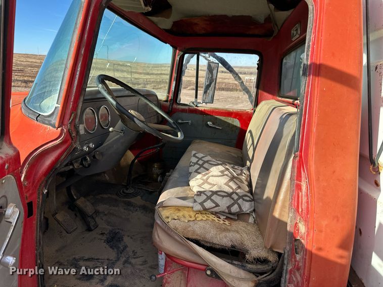 image for item DQ3169 1967 International Loadstar 1600 grain truck