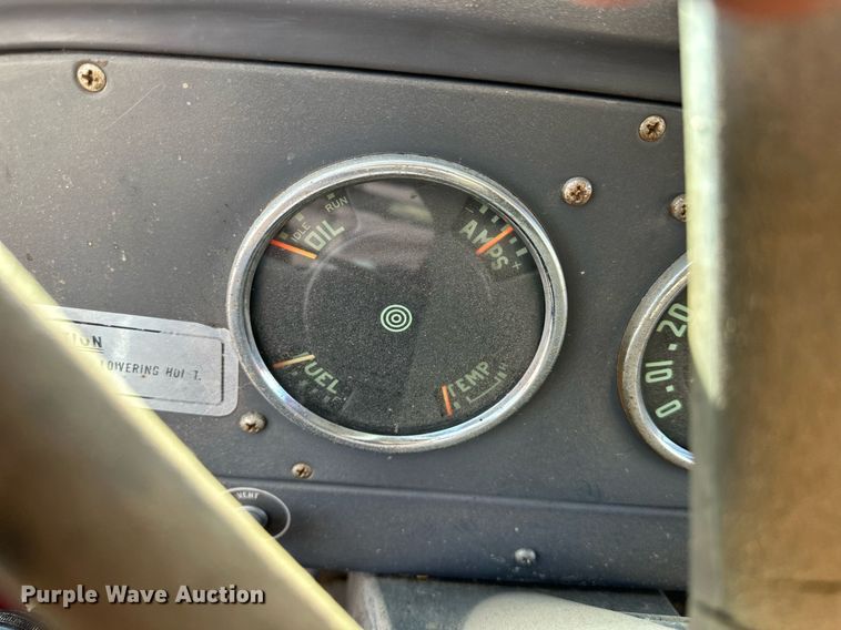 image for item DQ3169 1967 International Loadstar 1600 grain truck