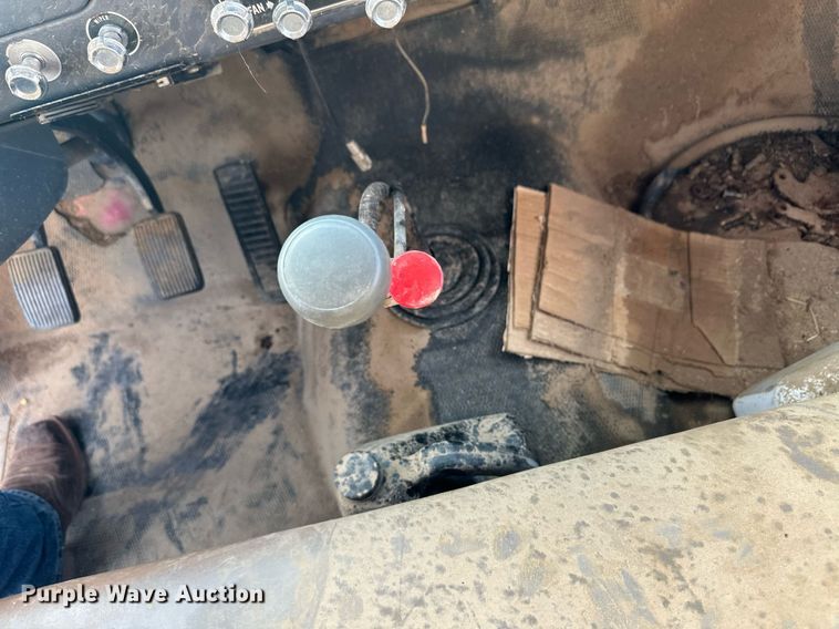 image for item DQ3169 1967 International Loadstar 1600 grain truck