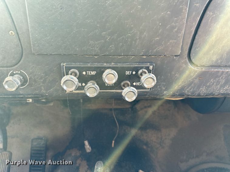 image for item DQ3169 1967 International Loadstar 1600 grain truck