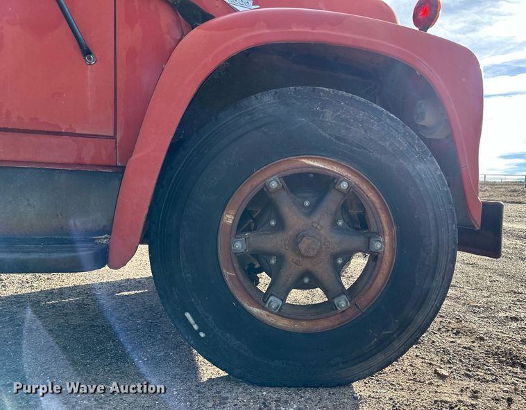 image for item DQ3169 1967 International Loadstar 1600 grain truck