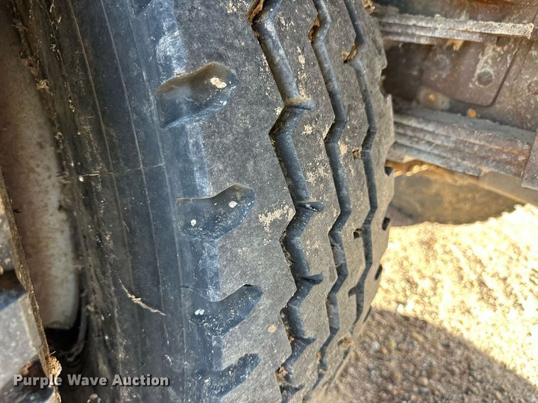 image for item DQ3169 1967 International Loadstar 1600 grain truck