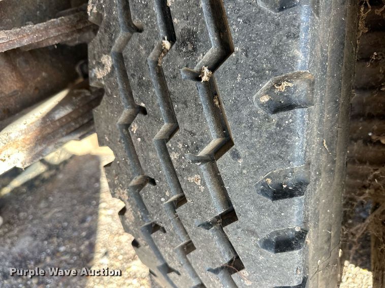 image for item DQ3169 1967 International Loadstar 1600 grain truck